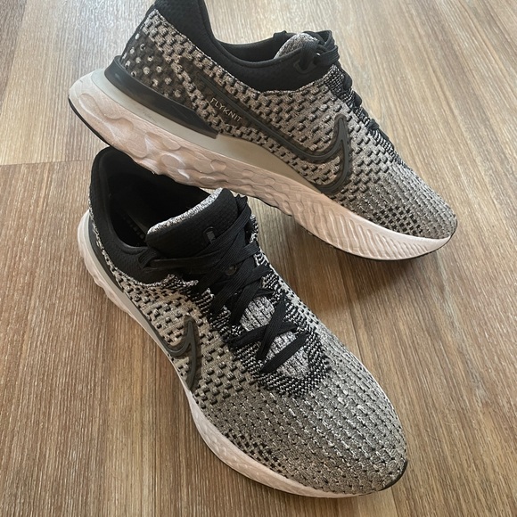 Nike React Infinity Run Flyknit 3 Running Shoe Size 9 - Picture 3 of 5